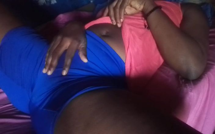 Super sexy ebony cuties: Gnugga fingrar min fitta