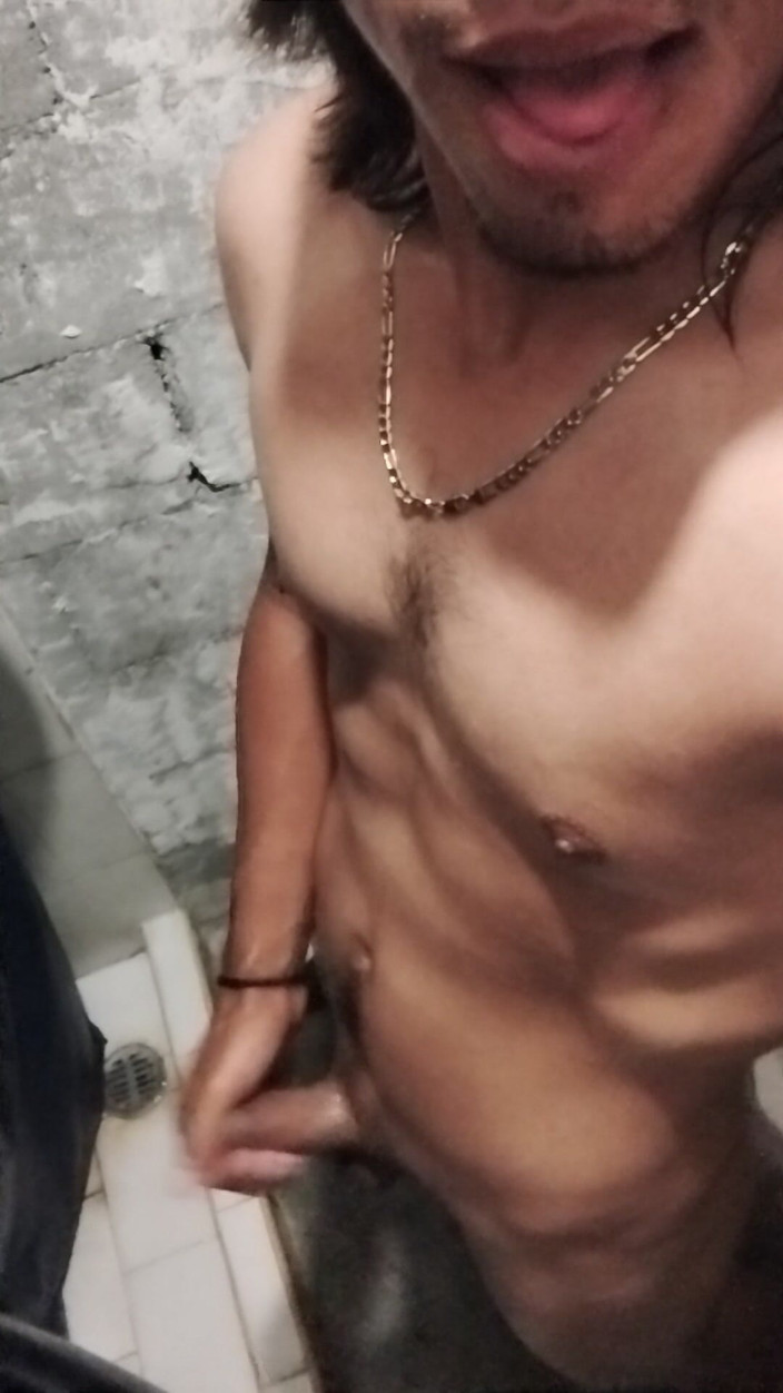 AlexAlejandro13: Intenzivní, provokativní mysl, sexy vzhled