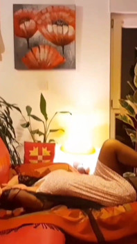 金发熟女素人人妻穿着丝袜享受晚间性爱游戏