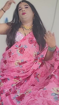 Rosa Sari Laali Lal Lal Diste Mi Bhari Raja Bocha Majha Mar
