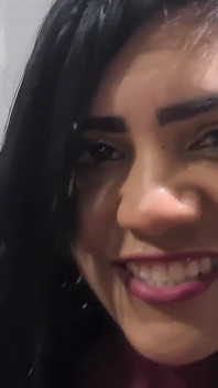 Cornudo eyaculado dentro para que pueda dárselo al pelaje para que otros lo disfruten