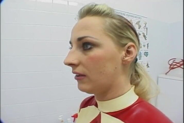 Absolute BDSM films - The original: Dildo dominante penetrato nella figa con piercing in abito in...