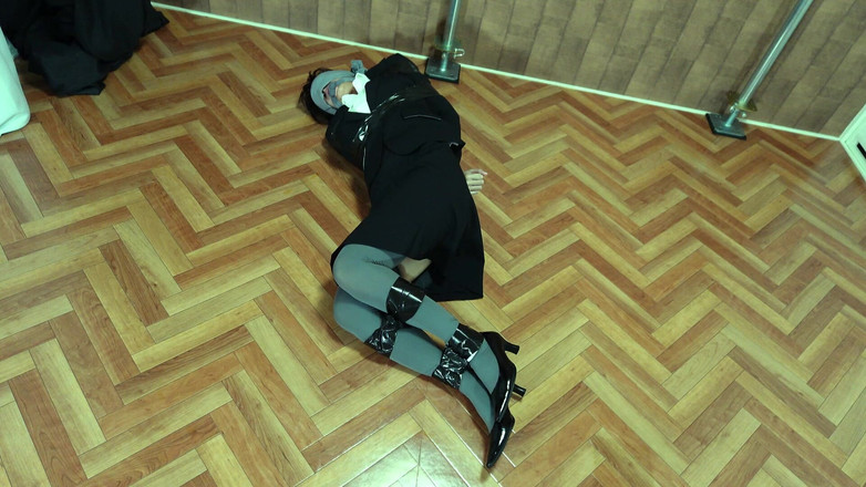 ushirosugatanomiki: 狙われたolはテープで縛られていた