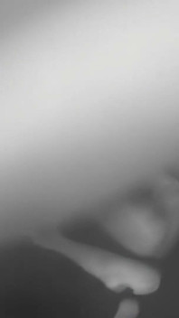 Un piercing effronté sur une lesbienne peut pimenter le lit Tango une somme surprenante