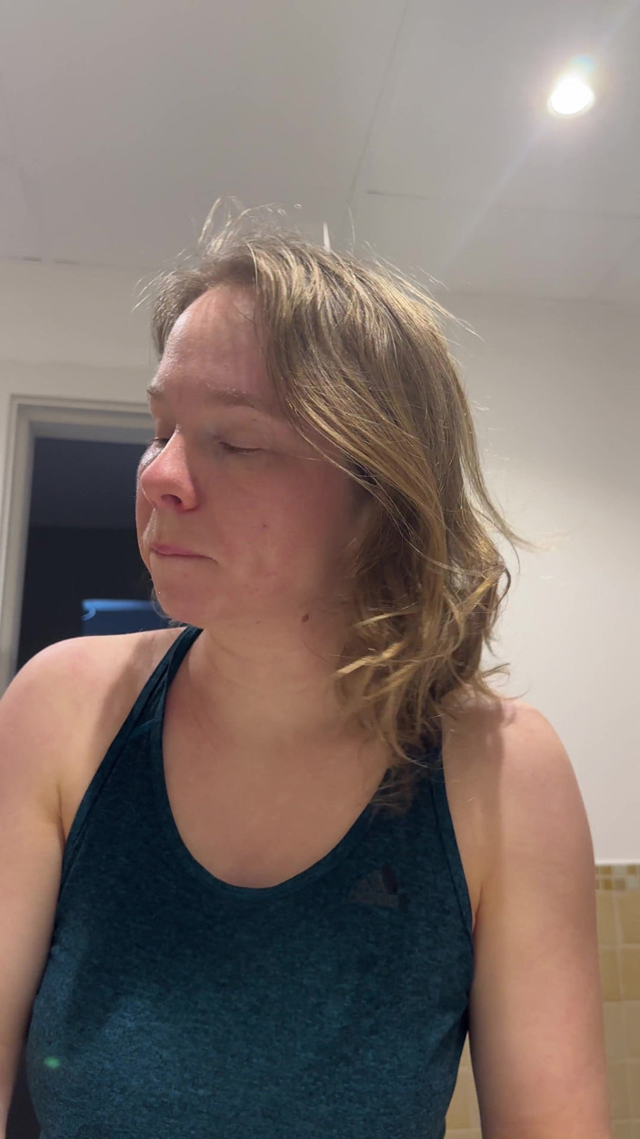 SweetLucy96: Probudil jsem se a okamžitě jsem se vyprstila