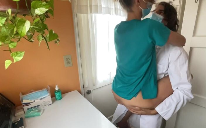 VibeWithMommy: Jeu de rôle avec une infirmière et un docteur ! Regardez...