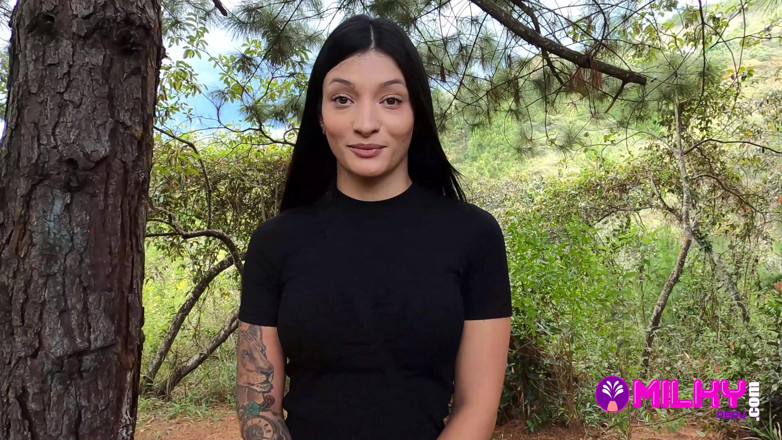 Milky Peru: Seks karşılığında ormandaki seksi kıza para teklif ediyor - salome gil