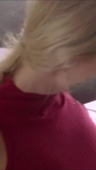 S kapucí, roubíkem a sténá: Do pusy mi nalepil xl pár bbw kalhotek!!