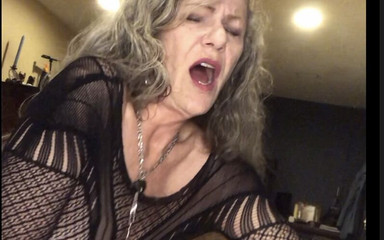 MaXXXimumMilf: Seksi nine kovboy kıza sert biniyor! Maxxximummilf