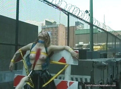Erotic Female Domination: Ponižující venkovní lesbická dominance