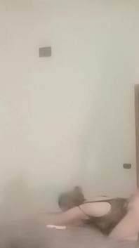 Збуджена блондинка
