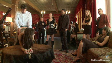 The Upper Floor by Kink: Futând-o pe Gia