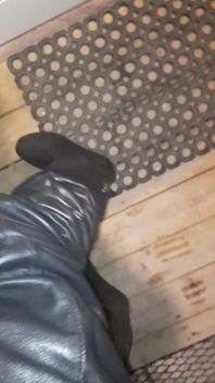 Rubberboots and Leatherpants on Ice