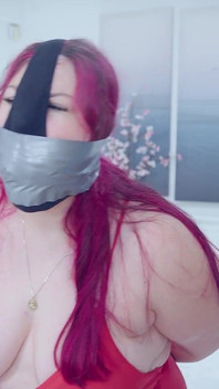 Intrappolato nella sporcizia: tormento bondage profumato di mutandine per Lacey