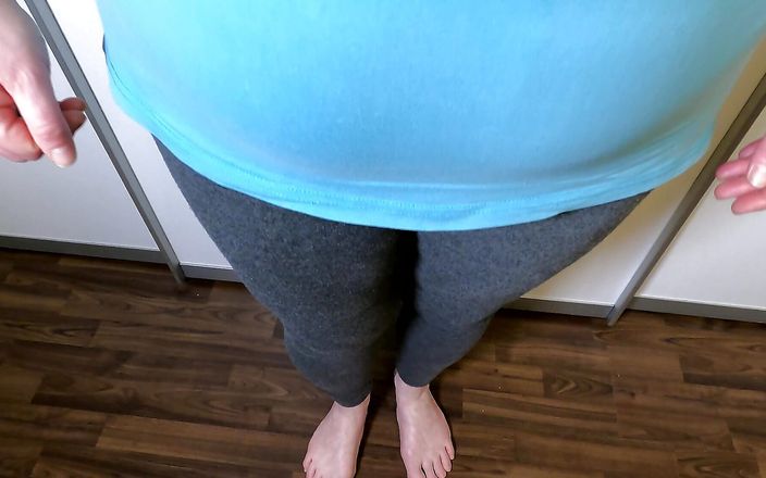 Bouncy Tits Action: Roll up Ypur Shirt and Let Me Slap Your Tits
