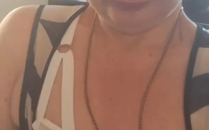 Sofy13: Sexy MILF Sofy