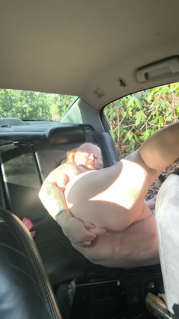 HerculesnVENUS: Le jeu réel consiste à masterbate à l’arrière de la voiture pendant...