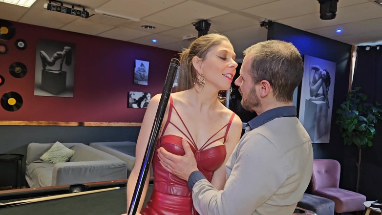 Alice Maze: Wie kann man am Neujahrstag Spaß am Billardtisch haben? Frag...