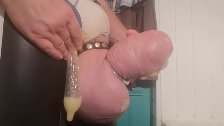 Monster_Meat_: Leker med min stora cumload