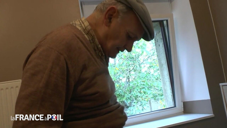 Papy Viewer: Amatör tonåring blond anal knullad i trevägen med pappa