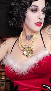 Presente de Natal de Lady Dimitrescu