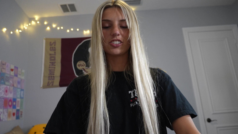 Ambie Bambii: My First Blowjob in My College Dorm!!