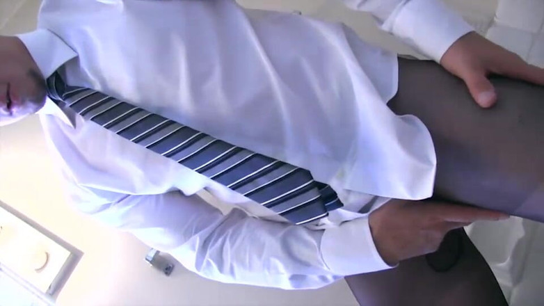 Gentlemen's Closet: Dalam kontrol Derrick Collins 01