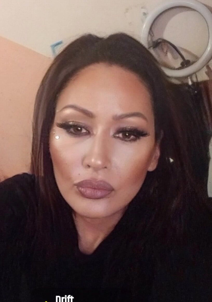 Dominatrix Redsonyja: 皆さんがいなくて寂しいですし、近いうちに定期的な生放送ができることを願っています