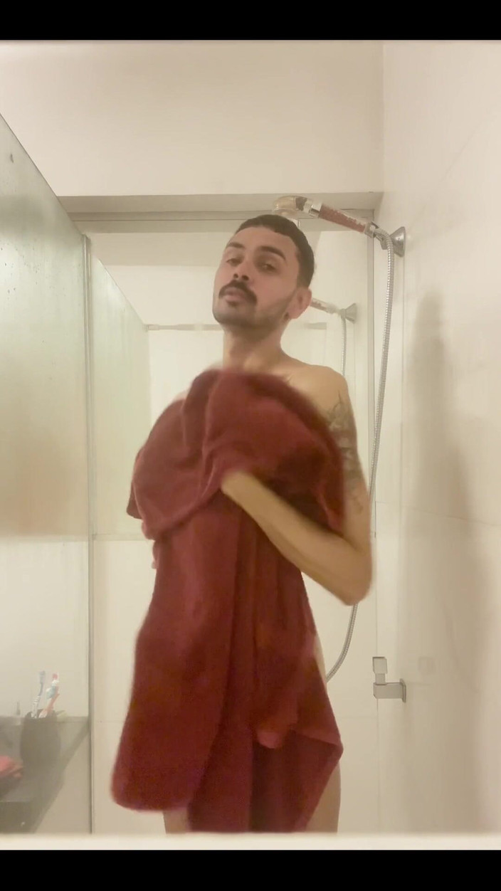 arabeputo: O güzel duşu alıyorum