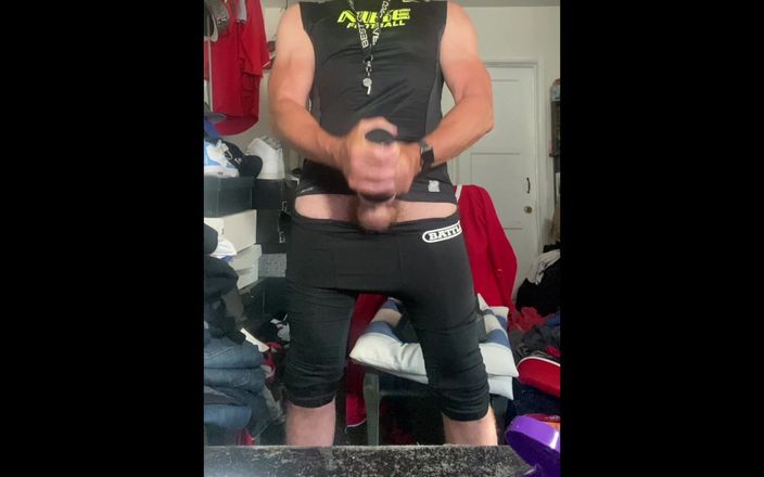JockDad87: फुटबॉल कोच Jockdad87 का विशाल वीर्य शॉट देखें