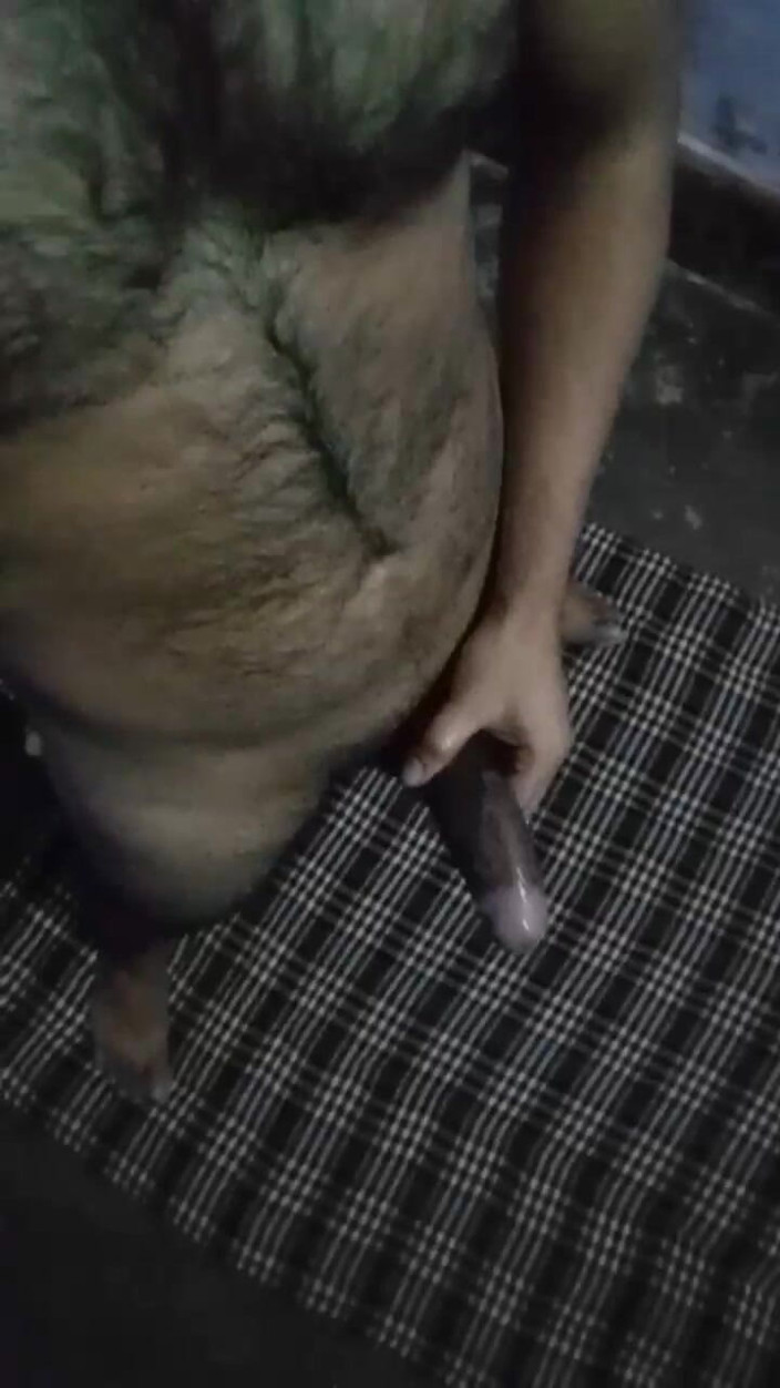 Raaz26d: 丰满的男孩为了性感而自慰他的大鸡巴