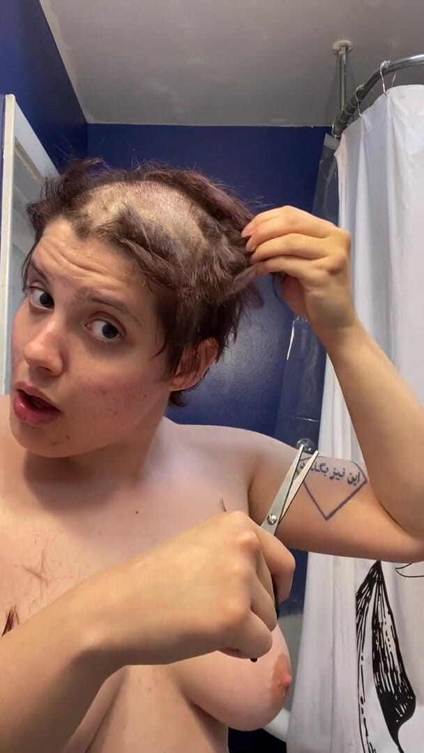 Adama Daat: Hairless whore: going completely bald and browless with a fetish...