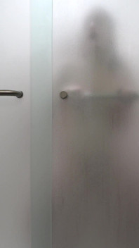 La follé en la ducha