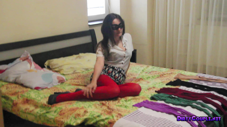 Dirty Couple: 性感的连裤袜情人抚摸自己