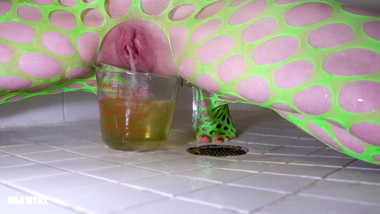 Mila Mynx: Neon Slut Gulps Double Piss Shower