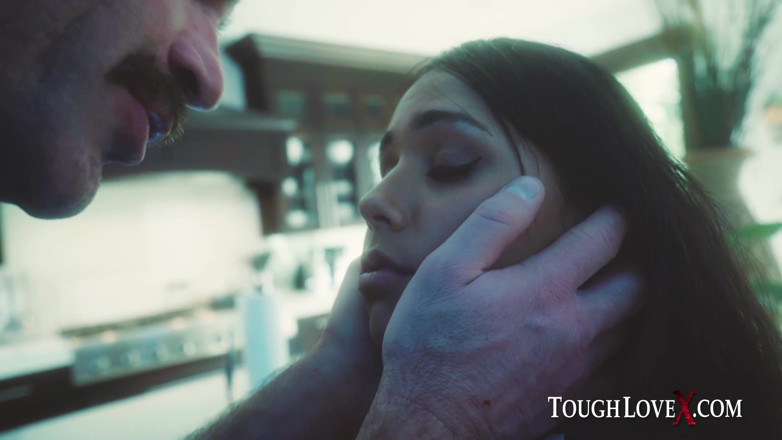 ToughLoveX: La traviesa mucama Camila Cortez es disciplinada