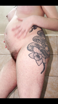 The Hairy Butt of an 18-week Pregnant Woman