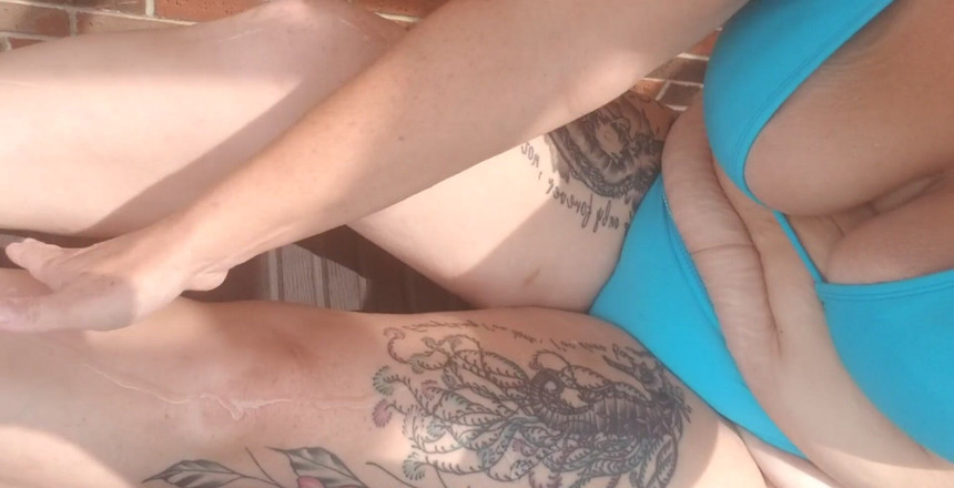 LittleSweetFeet: Chi vuole venire ad aiutarmi a applicare il mio olio...