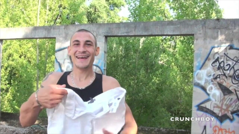 EXHIB BOYS: Niko zerżnięta przez prawdziwego prostego chłopca ciekawskiego na zewnątrz