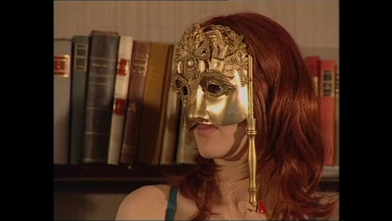 Deutschland porn: Sex în trei misterios pentru o brunetă cu doi bărbați mascați