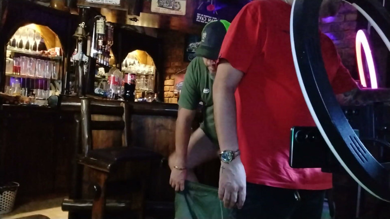 Bigjoefuckalott: Buongiorno bionda sexy al bar