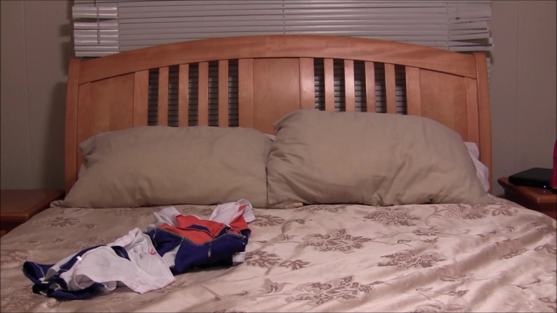 Nikki Nevada: Slutty cheerleader Nikki gives jerk off encouragement