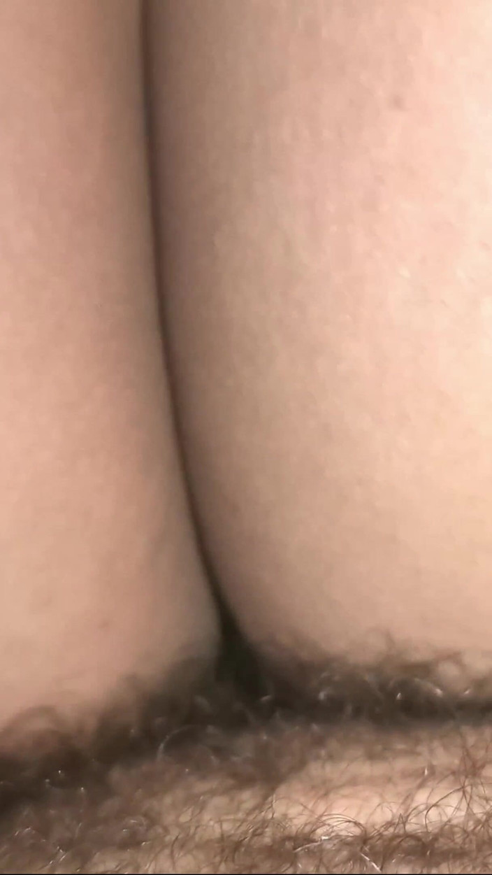 Moroccancouple: Istri hot ini lagi asik ngocok kontol teman suaminya sendiri