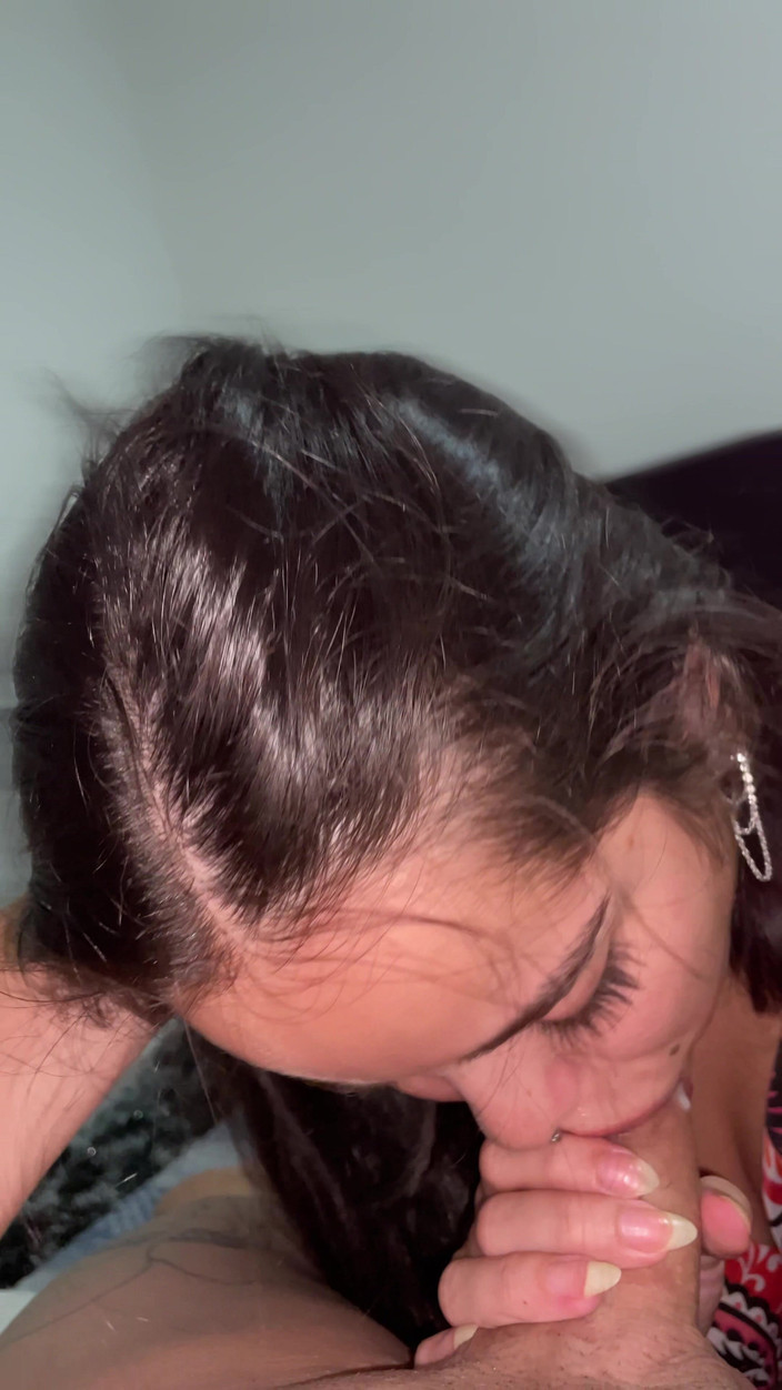 Wellington Ribeiro: Oprócz ładnie szarpania, Debora Prado daje głębokie i niechlujne obciąganie