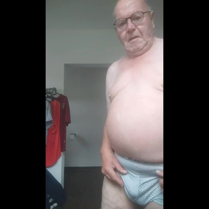 Karlchengeil: Biancheria intima nuova