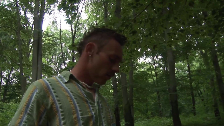 German amateur - 100% German hardcore videos: Esmer kaltak ormanda sikişiyor