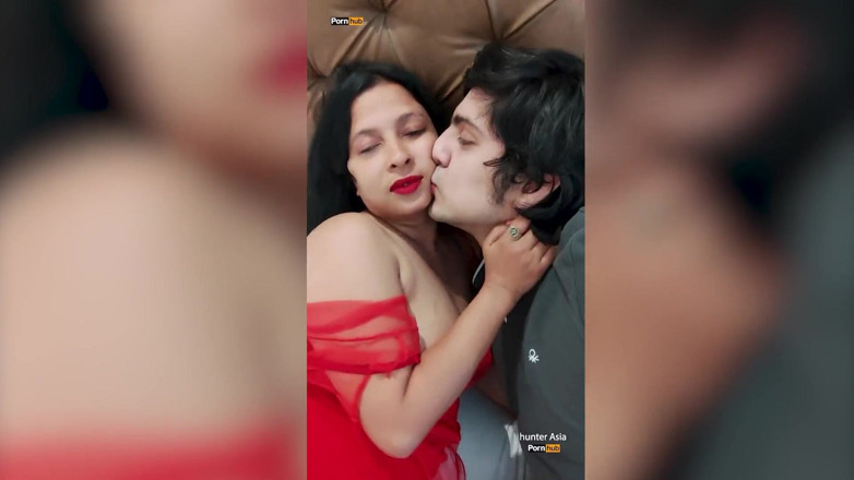 hunter Asia: Vorbind murdar cu o mamă sexy în camera de hotel, de...