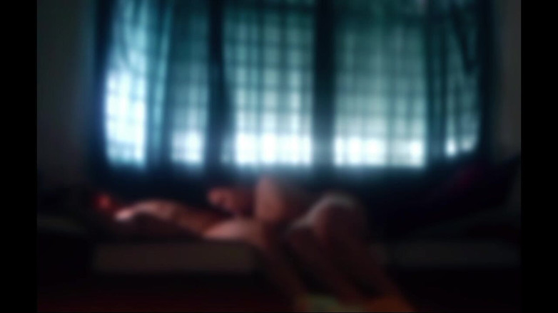 Aaron Sins: 近所のホットワイフのおやつ