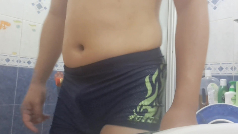 Massage room: Flacher badeanzug