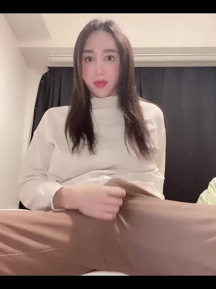 TS Shizuka: Masturbation in Pajamas